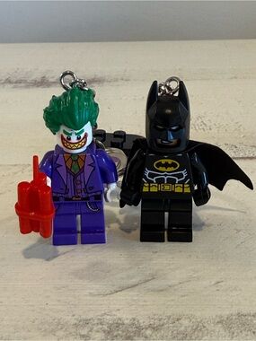 🦇 Batman & Joker Minifigure Keychain Set – Dynamic Duo Villains & Heroes
